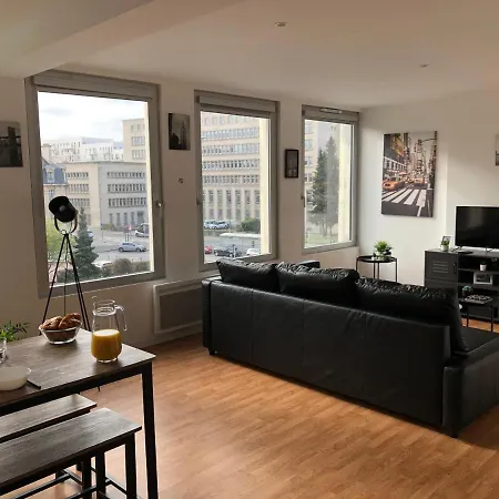 Hyper Centre - Wifi Fibre Gratuit - Jergweloh - Le New Yorkais