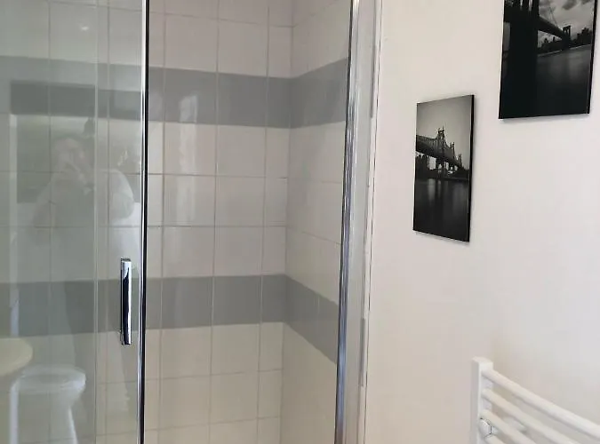 Hyper Centre - Wifi Fibre Gratuit - Jergweloh - Le New Yorkais